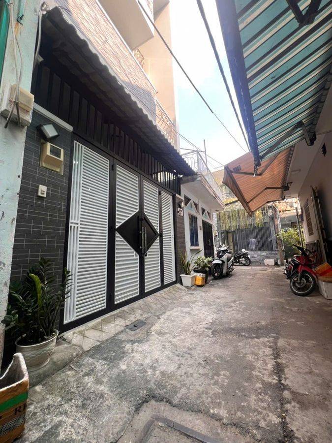 Bán nhà Tân Kỳ Tân Quý, Tân Phú, nhà 2 tầng, 32m2, hẻm 4m, giá 3,88 tỷ